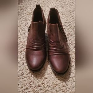 Women's baretraps ankle boots, 8.5